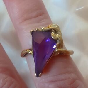 💜VINTAGE💜 Amethyst & Gold ring approx sz 6